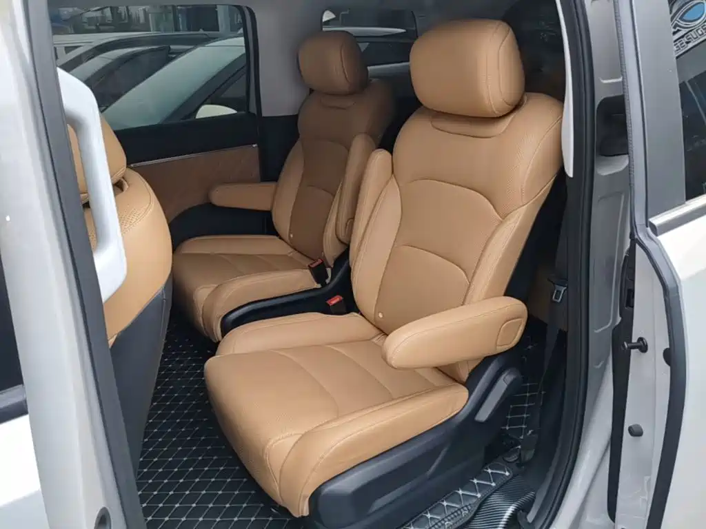 Wuling Xingguang 730 New Energy — миниатюра 17