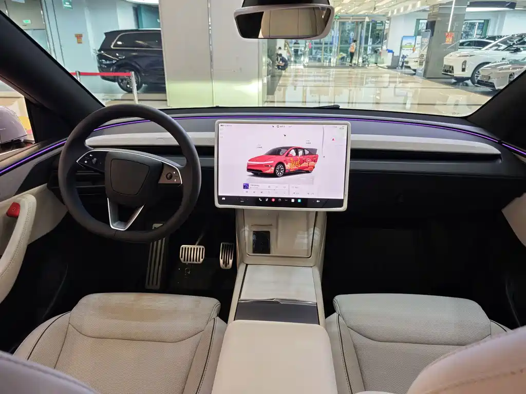 Tesla Model Y L — миниатюра 12