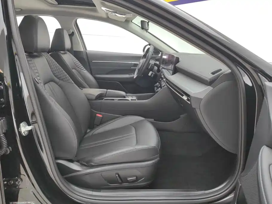 Hyundai Sonata — миниатюра 8