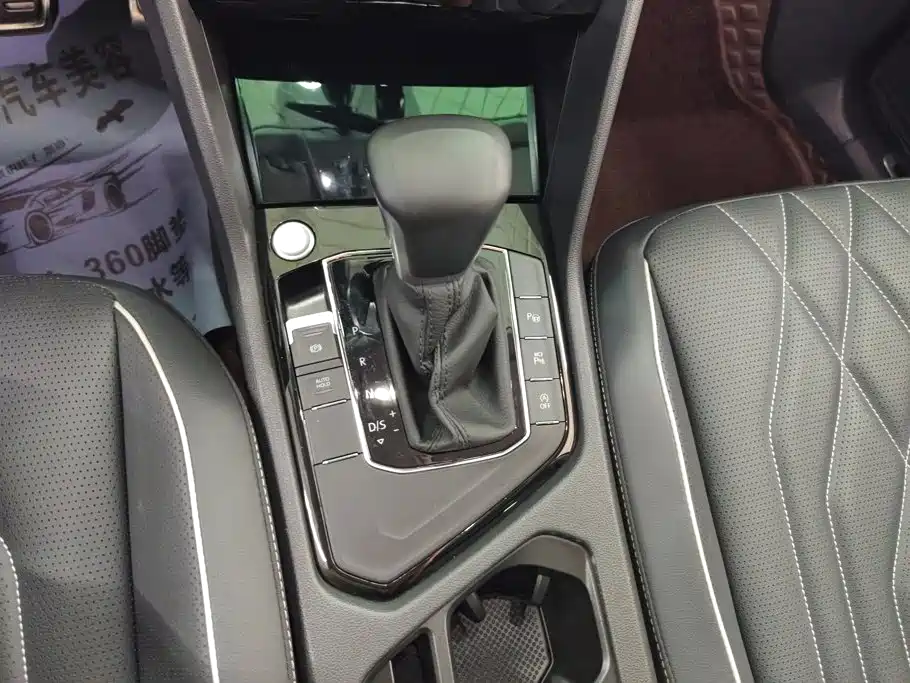 Volkswagen Tiguan L — миниатюра 16