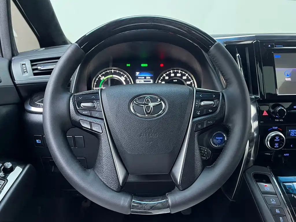 Toyota Vellfire — миниатюра 8