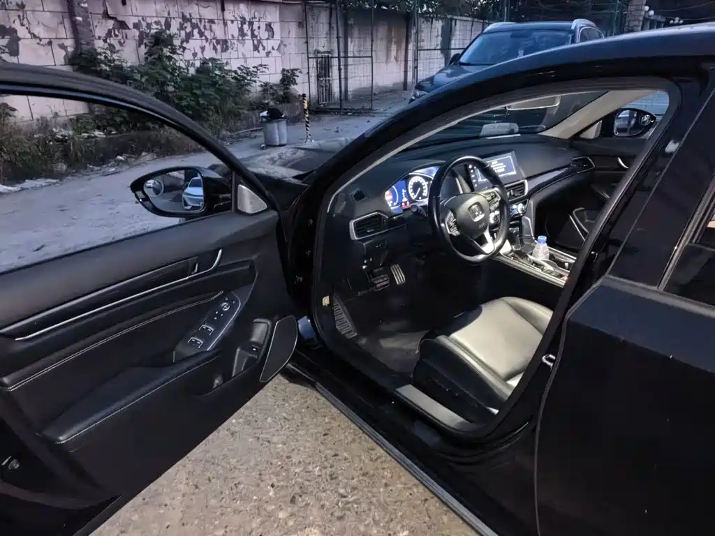 Honda Accord — миниатюра 12