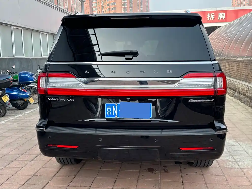 Lincoln Navigator — миниатюра 5