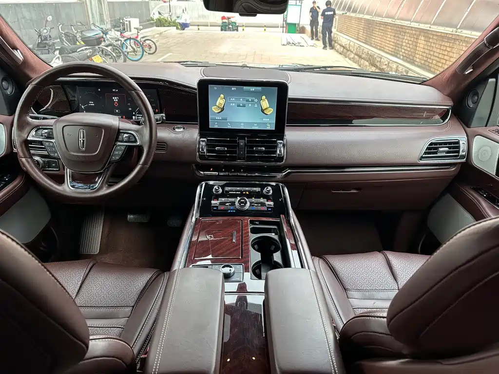 Lincoln Navigator — миниатюра 14