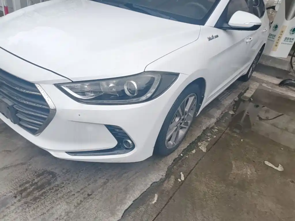 Hyundai Elantra — миниатюра 24
