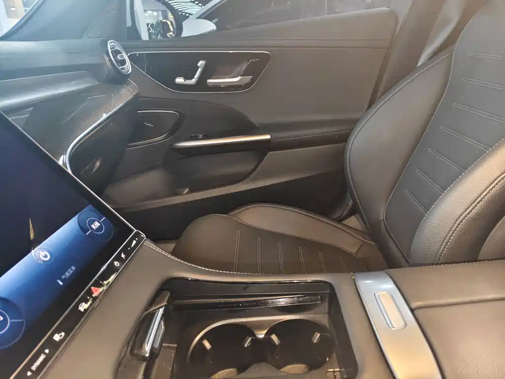 Mercedes-Benz C-Class — миниатюра 9