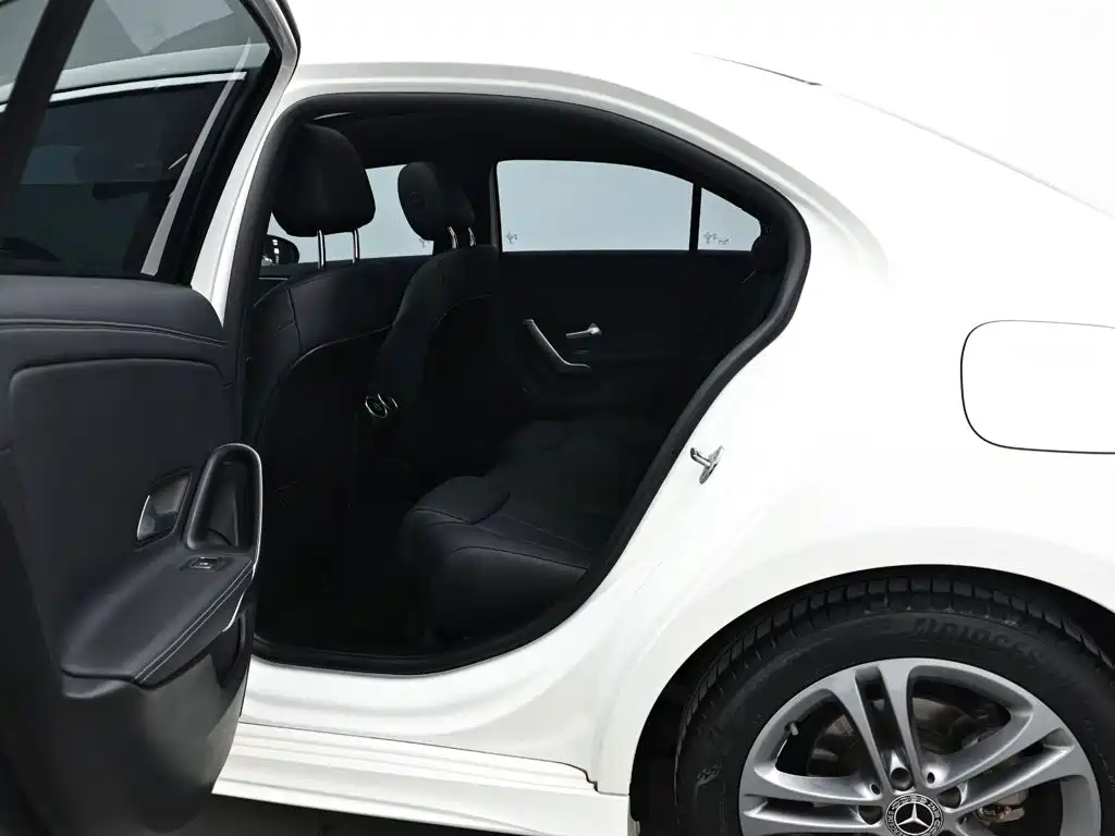Mercedes-Benz A-Class — миниатюра 12