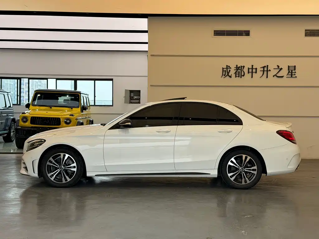Mercedes-Benz C-Class — миниатюра 3