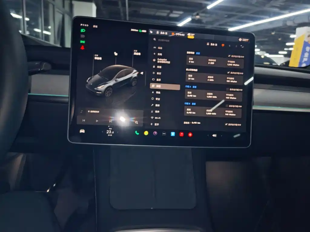 Tesla Model Y — миниатюра 13