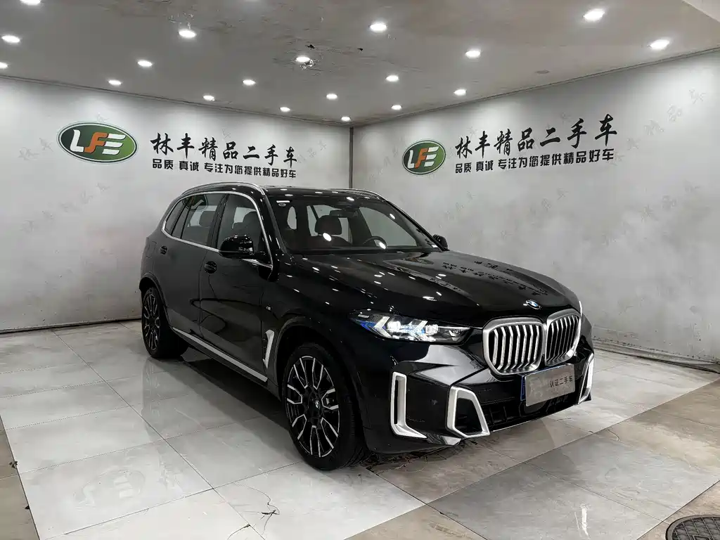 BMW X5 2025 xDrive 40Li M Sport