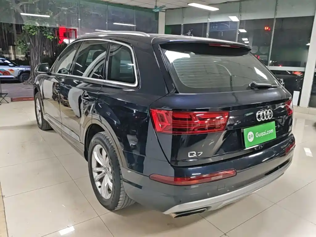 Audi Q7 — миниатюра 5