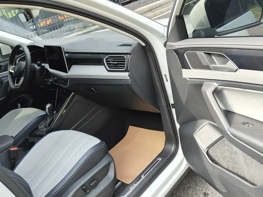 Volkswagen Tayron GTE — миниатюра 8