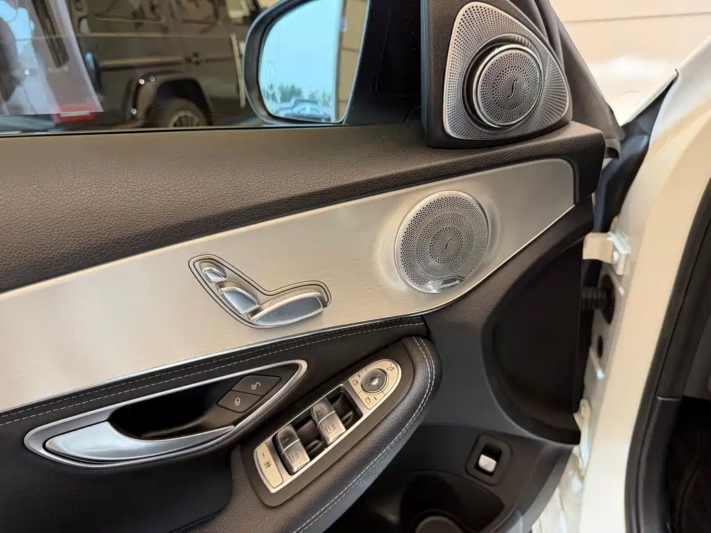 Mercedes-Benz C-Class — миниатюра 12