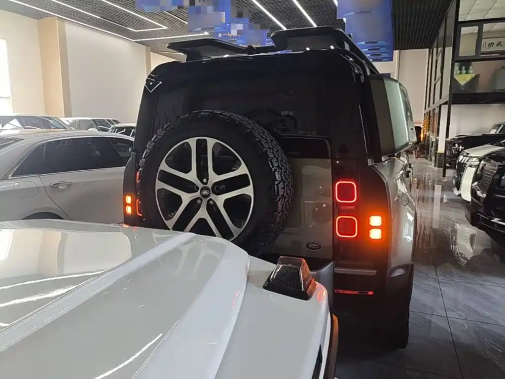 Land Rover Defender — миниатюра 6