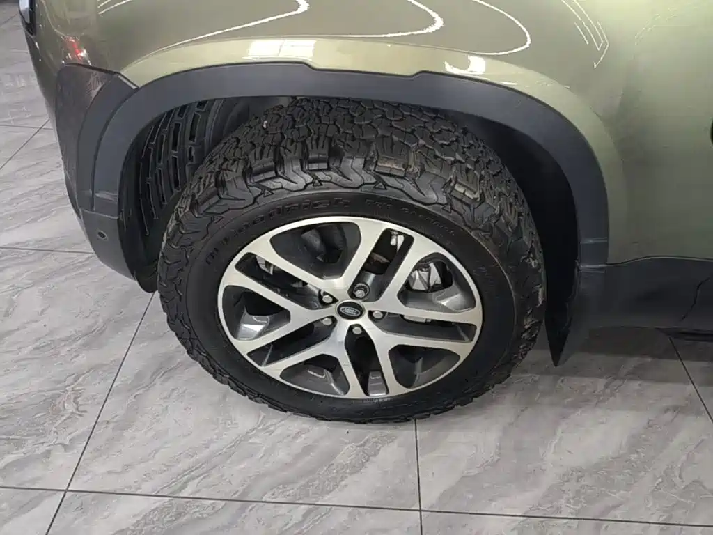 Land Rover Defender — миниатюра 23