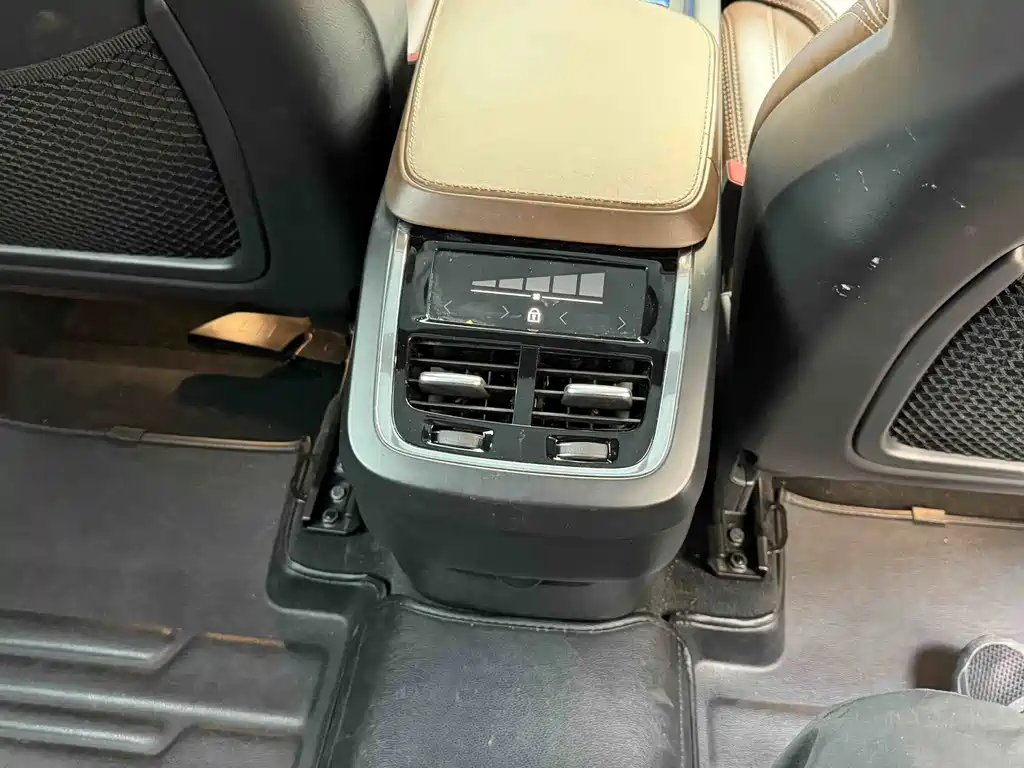 Volvo XC90 — миниатюра 14