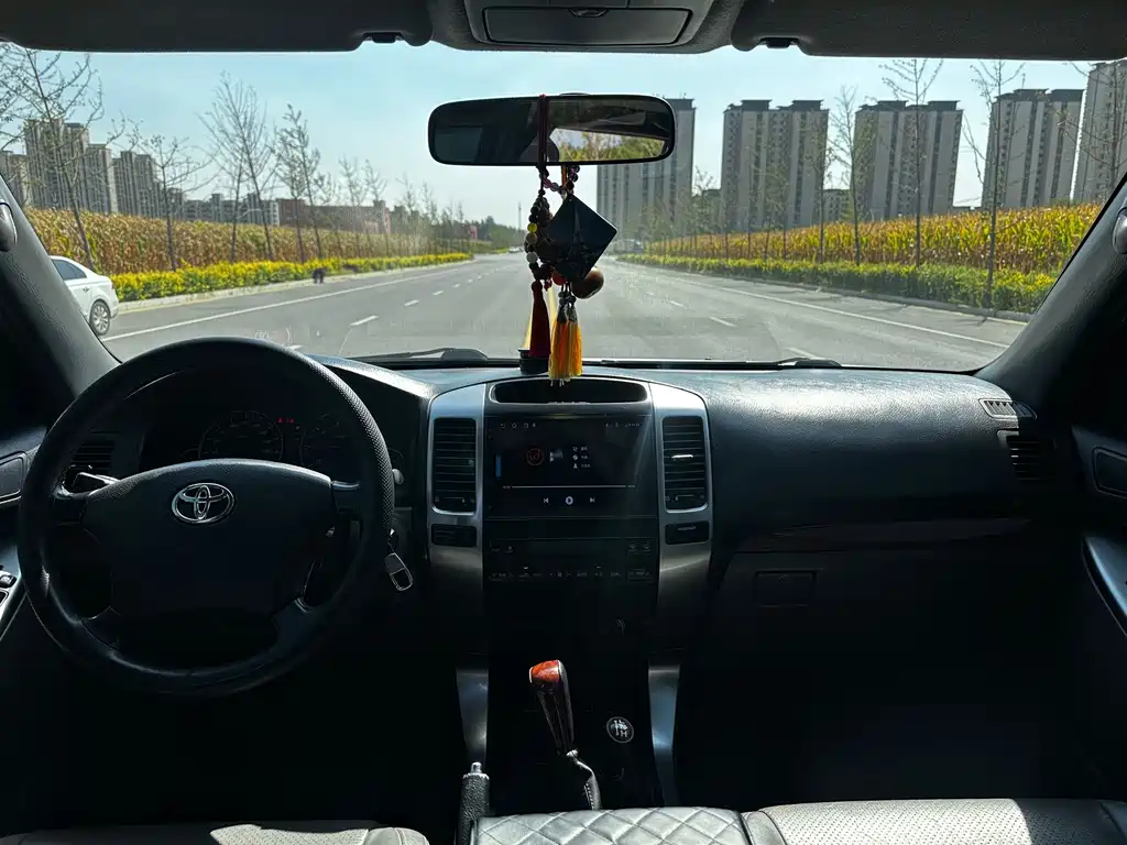 Toyota Prado — миниатюра 3