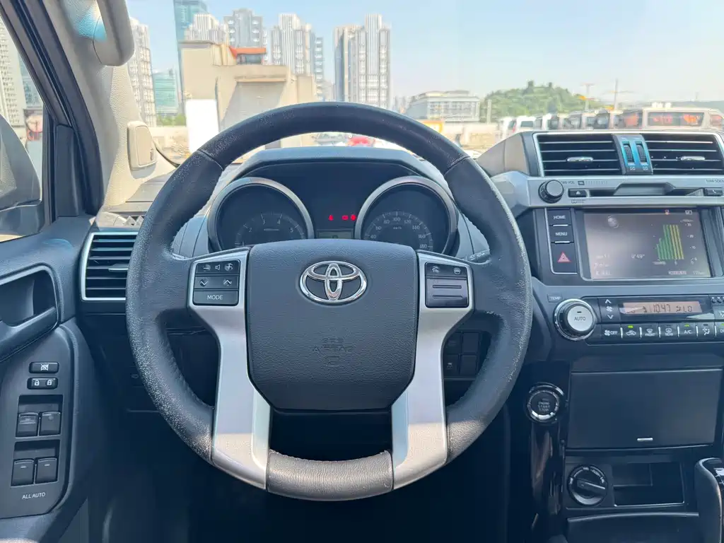 Toyota Land Cruiser Prado 2016 2.7L AT Luxury