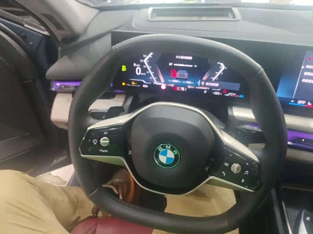 BMW 5 Series — миниатюра 11