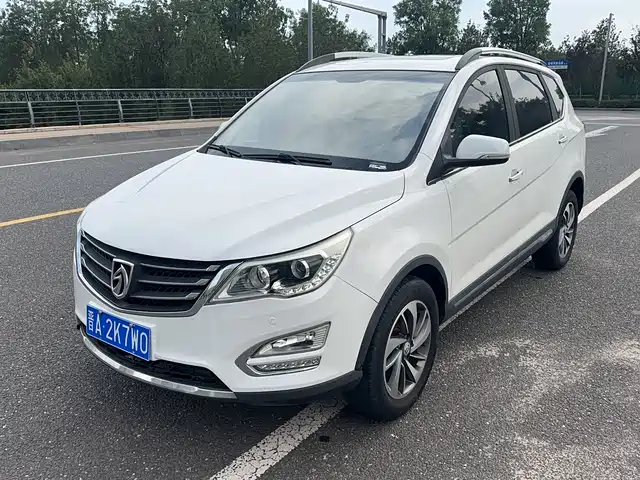 BAOJUN  560 2017