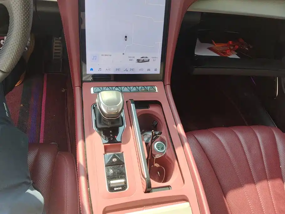 Hongqi Hongqi H5 — миниатюра 16