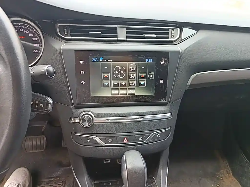 Peugeot 408 — миниатюра 13