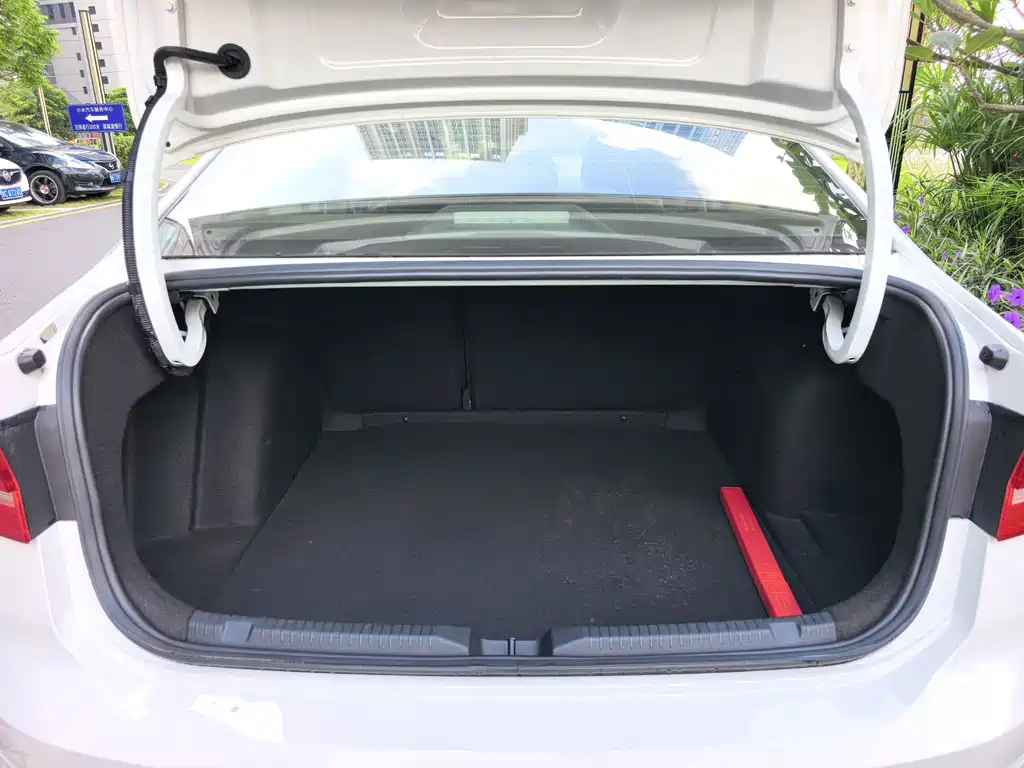 Volkswagen Lavida — миниатюра 17