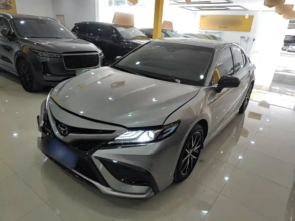 Купить Toyota Camry
