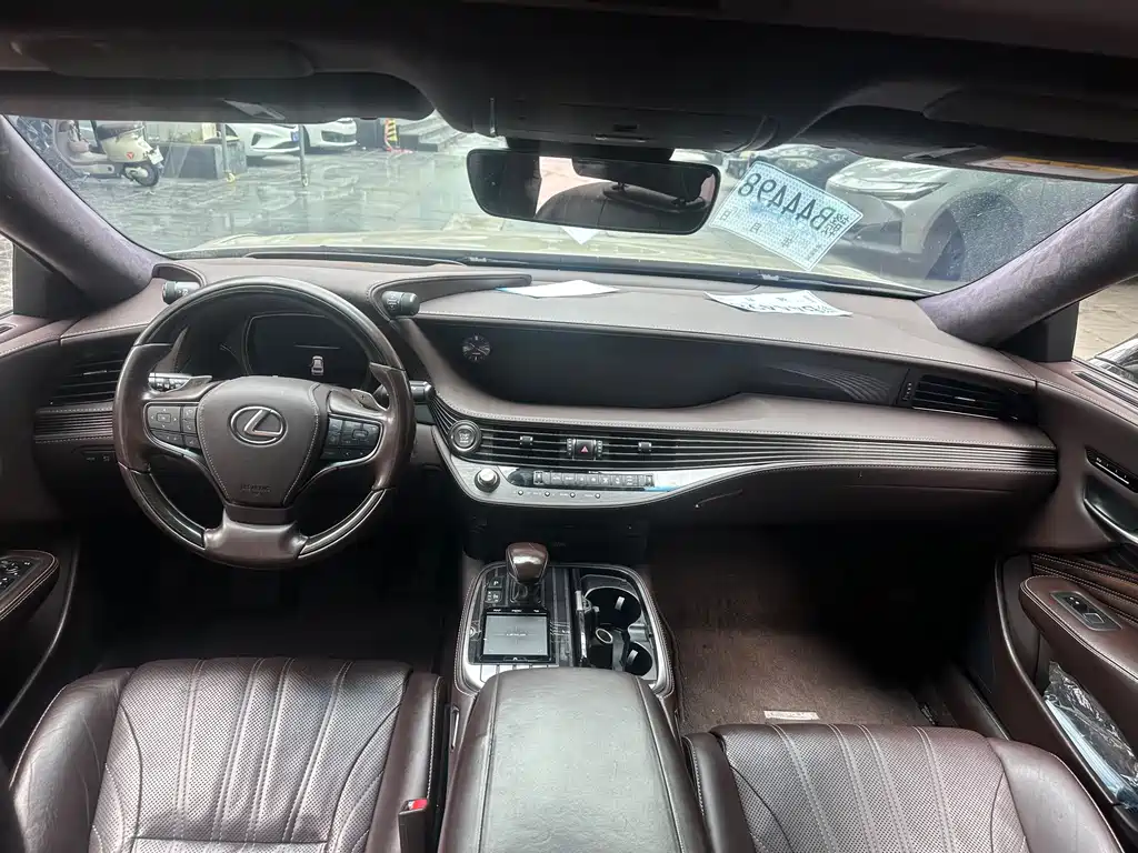 Lexus LS 2018 350 Luxury V