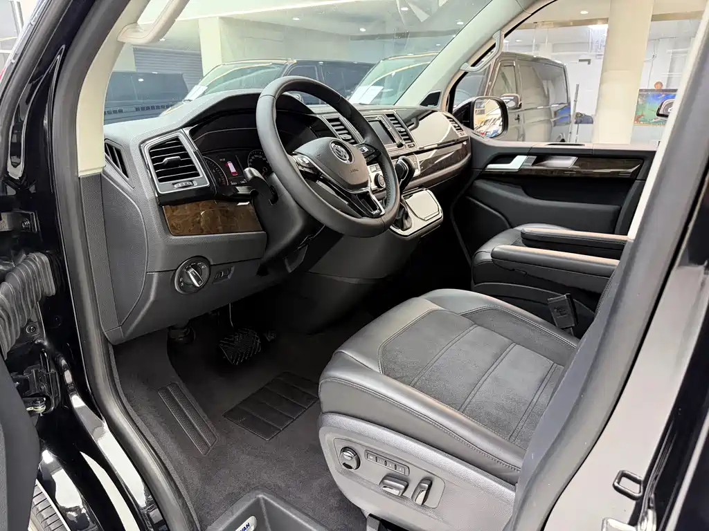 Volkswagen Multivan — миниатюра 12
