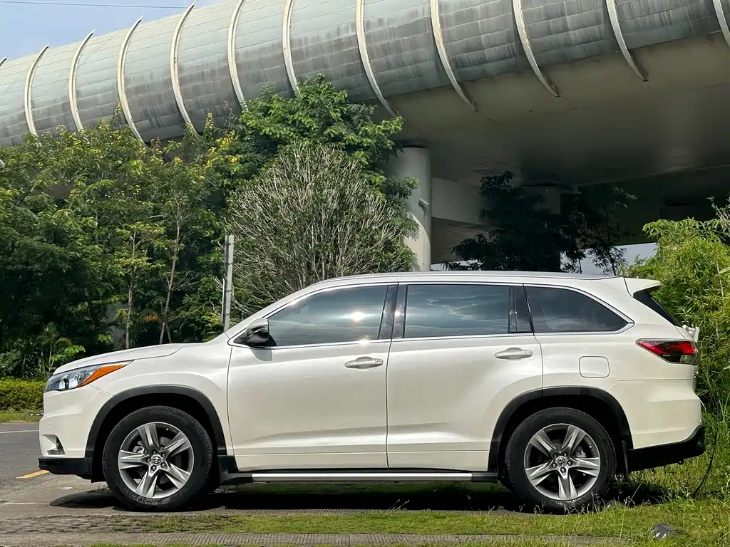 Toyota Highlander — миниатюра 7