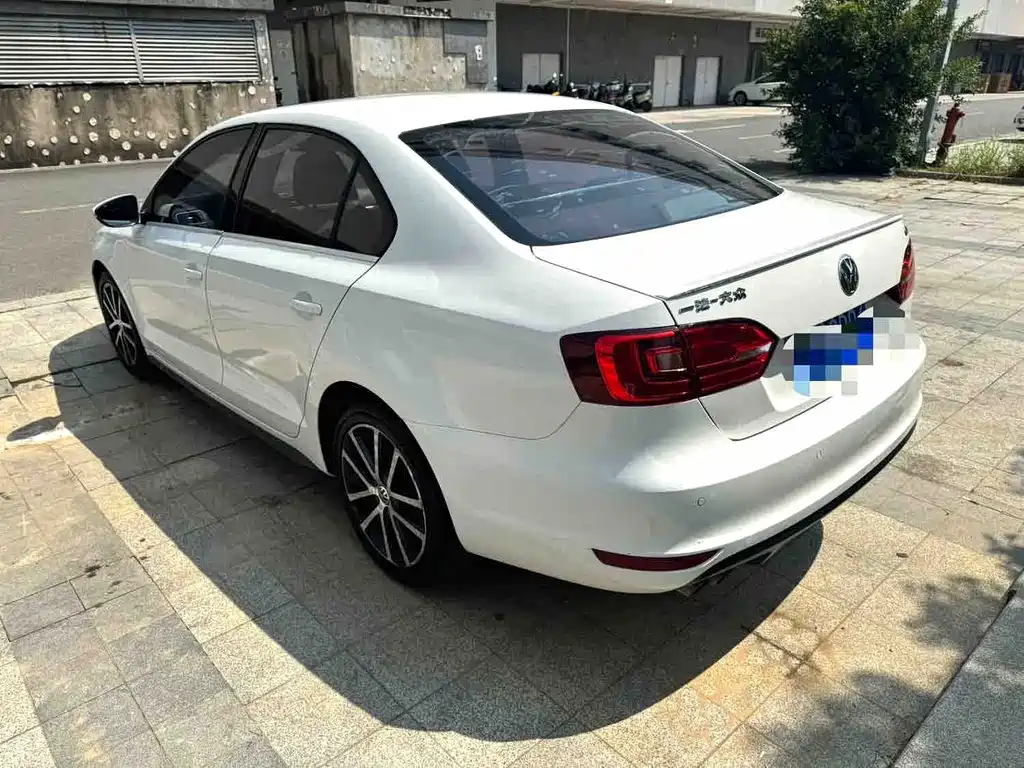 Volkswagen Sagitar — миниатюра 9