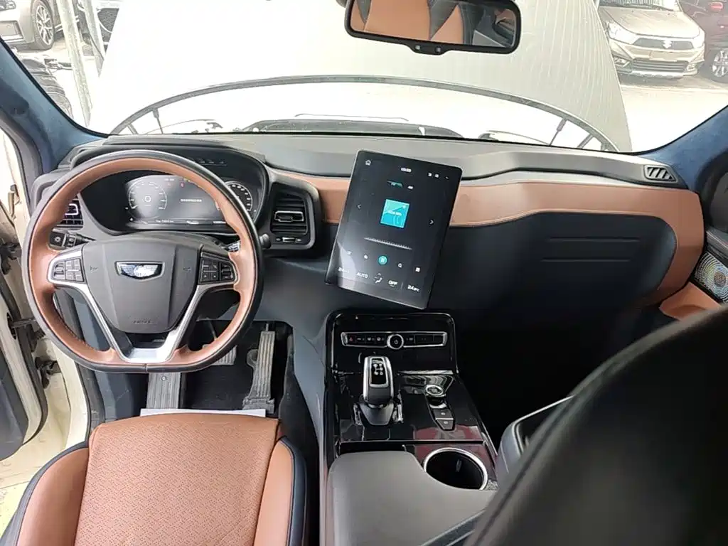 LEVC LEVC TX — миниатюра 10