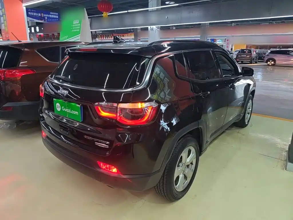 Jeep Compass — миниатюра 7