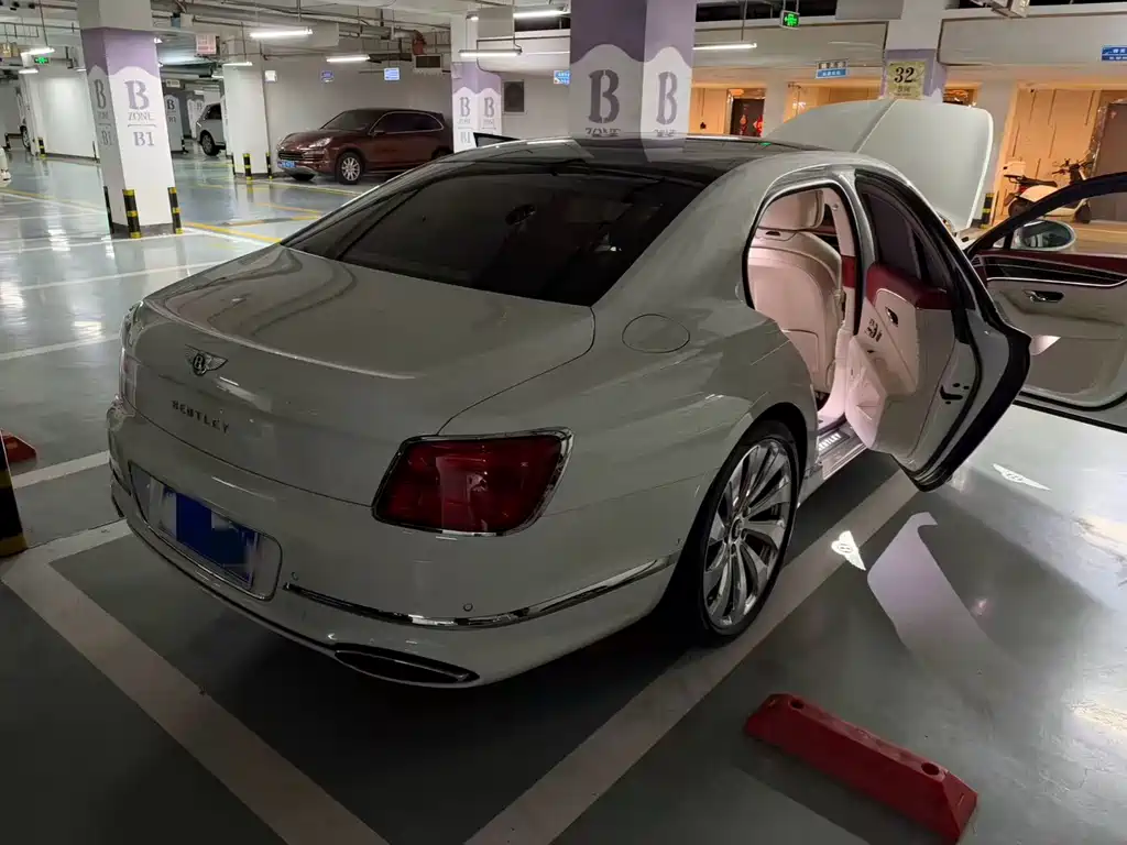 Bentley Flying Spur — миниатюра 5
