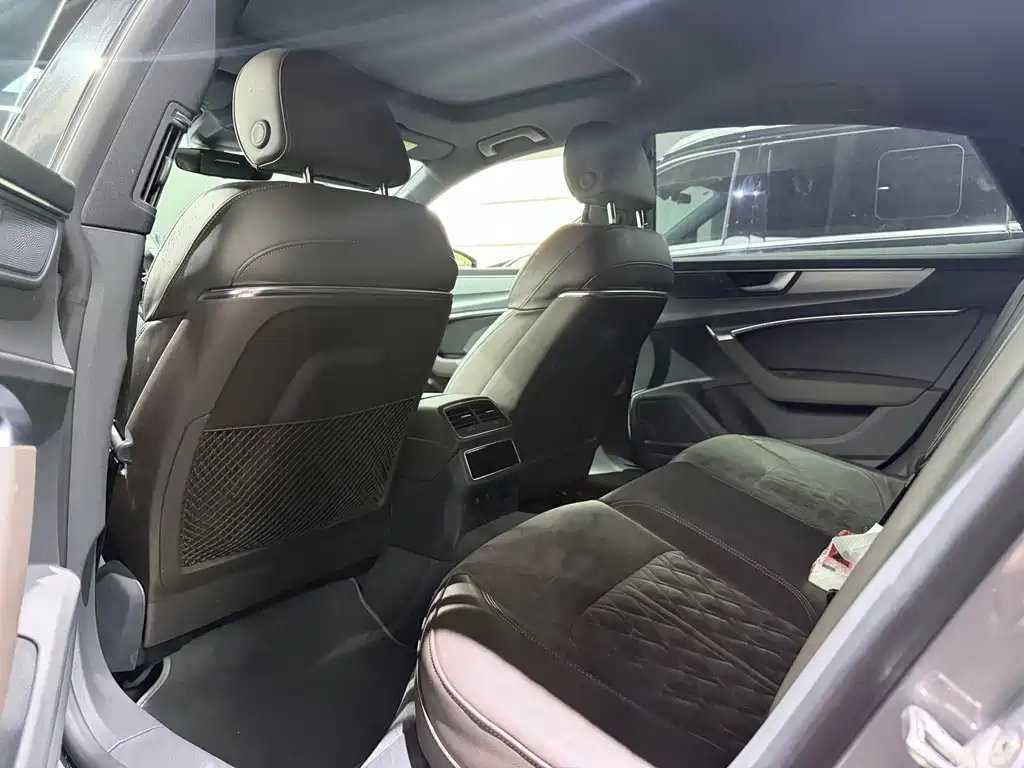 Audi A7L — миниатюра 5