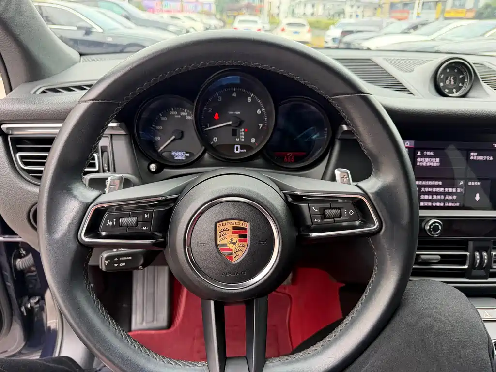Porsche Macan — миниатюра 17