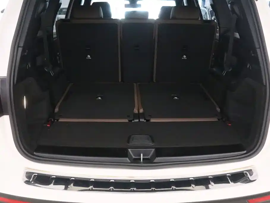 Mercedes-Benz GLB — миниатюра 17