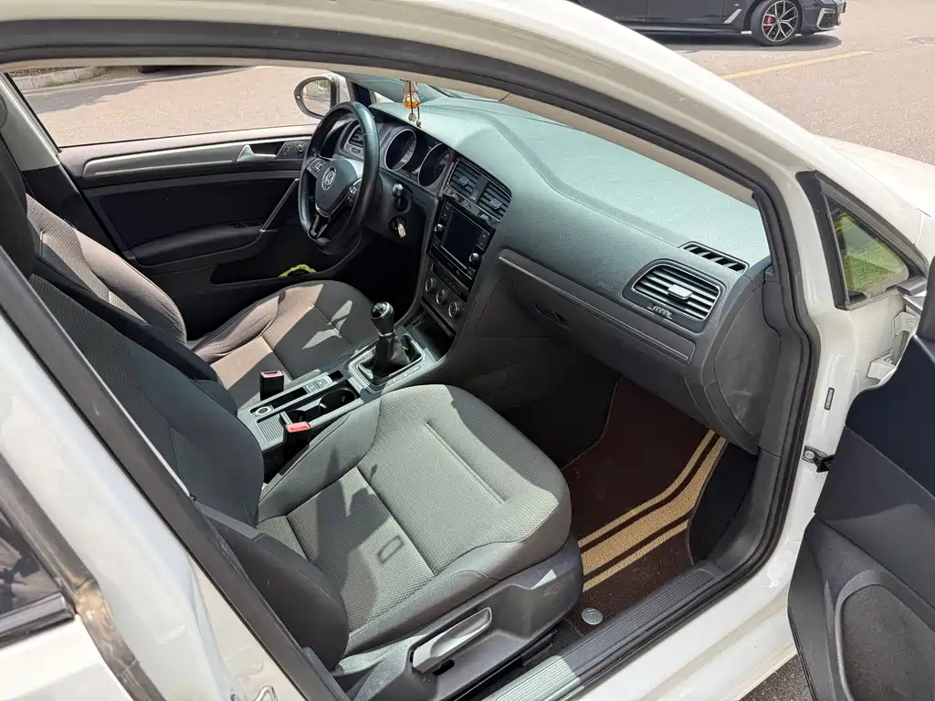 Volkswagen Golf — миниатюра 11