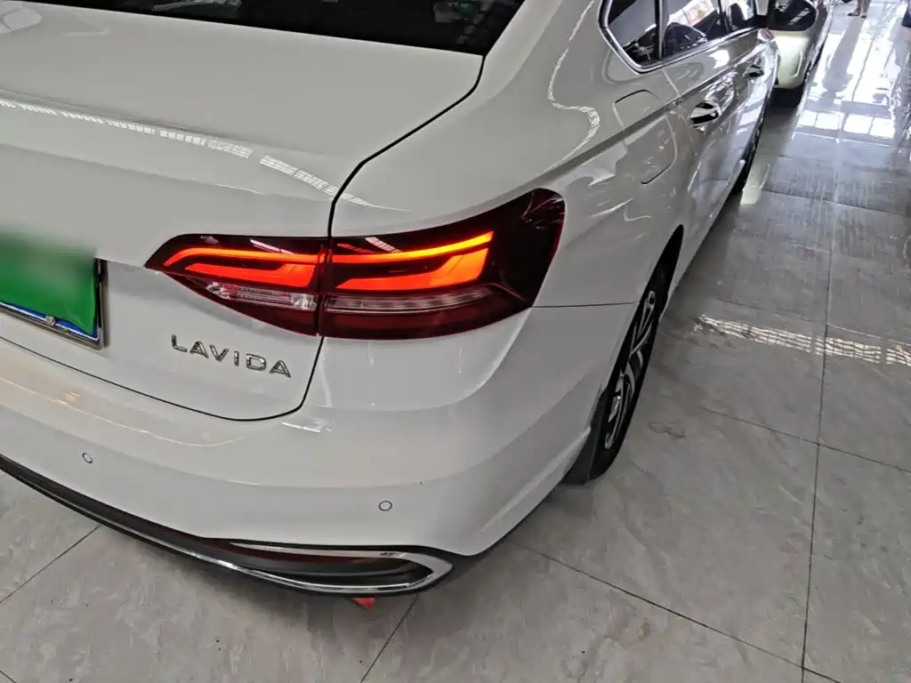 Volkswagen Lavida — миниатюра 8