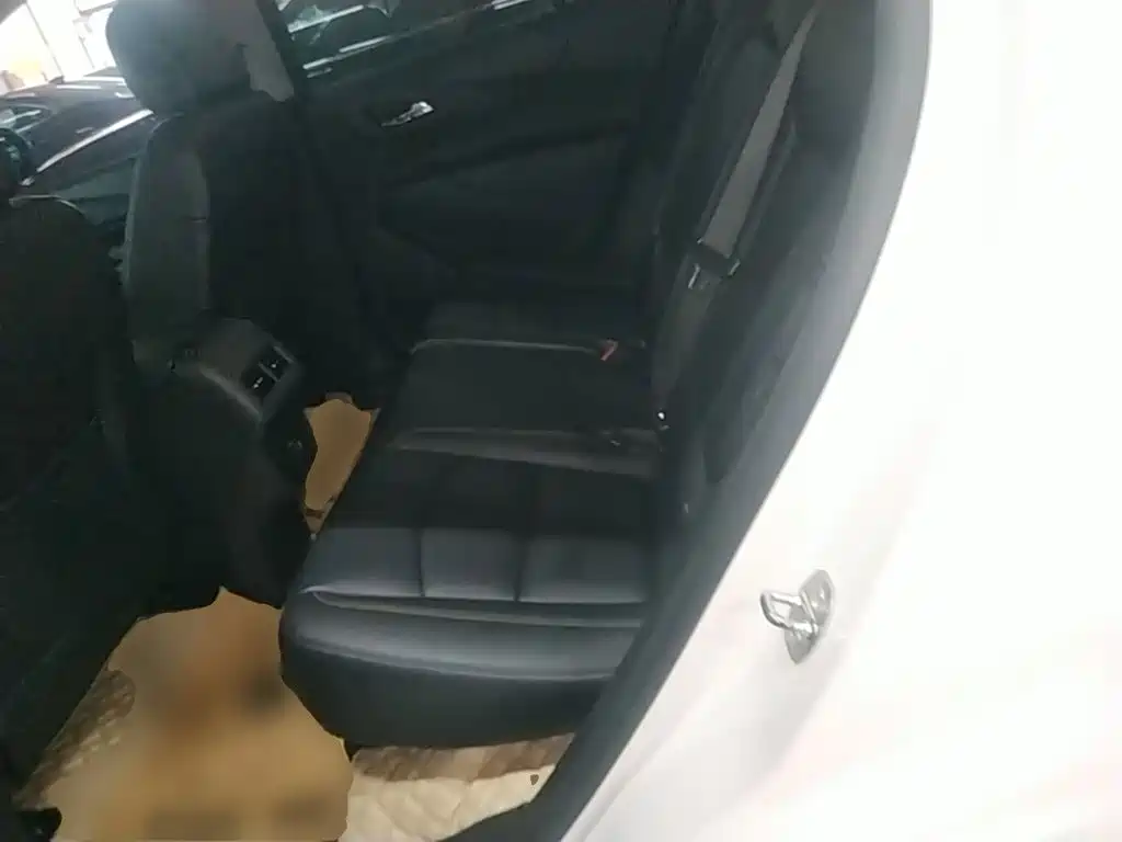 Chevrolet Equinox — миниатюра 17
