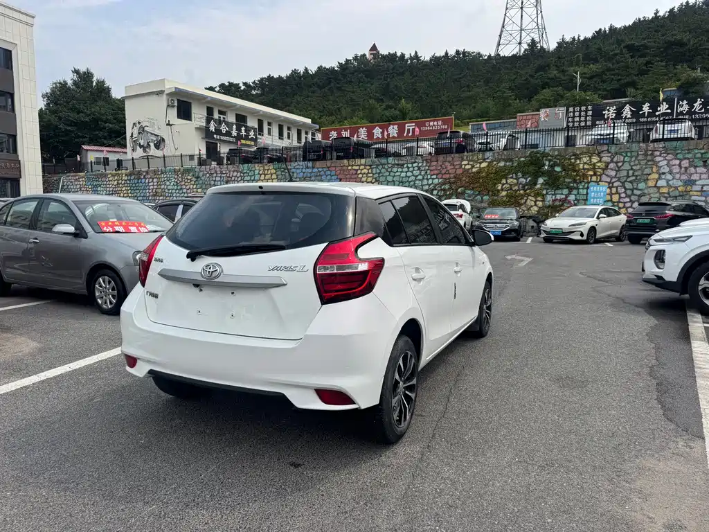 Toyota Yaris L — миниатюра 9