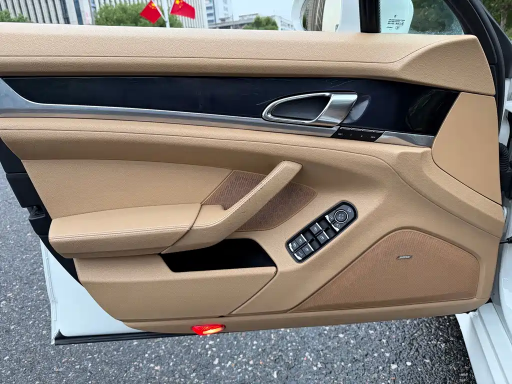 Porsche Panamera — миниатюра 8