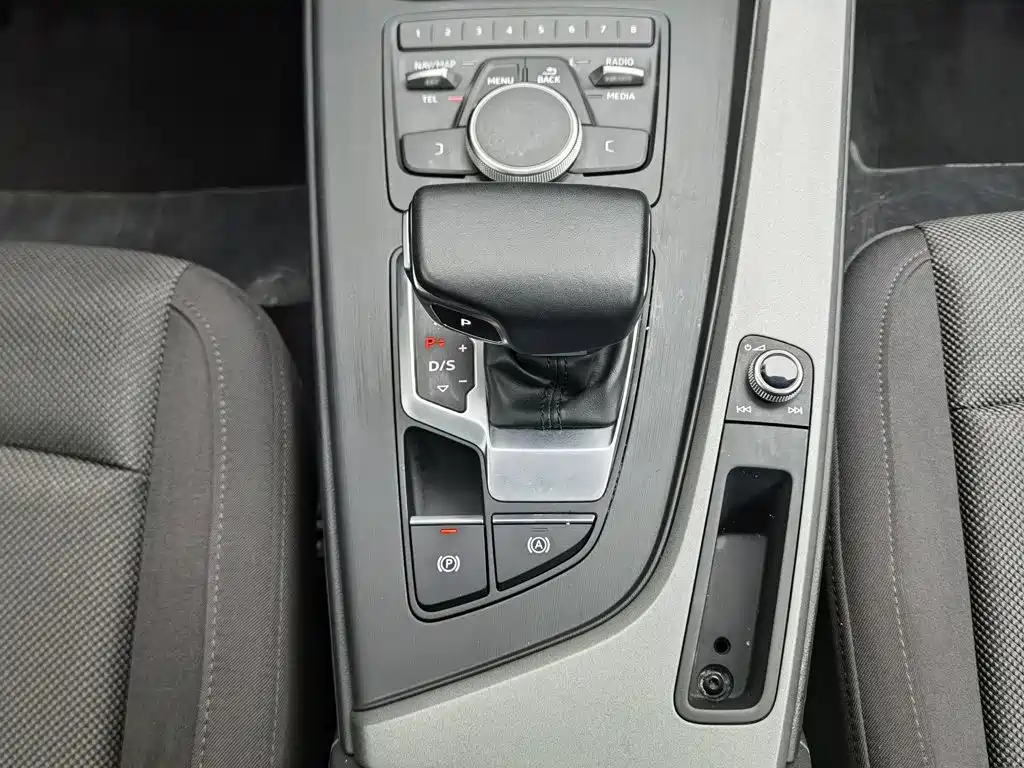Audi A4L — миниатюра 13