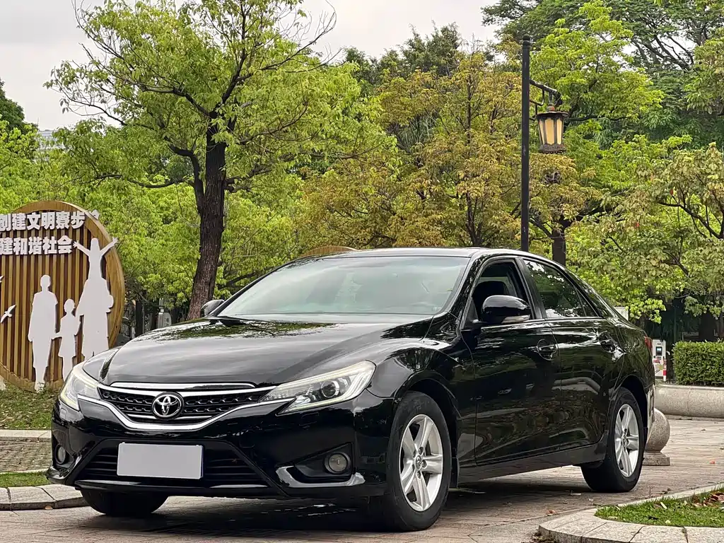 Toyota Reiz — миниатюра 3
