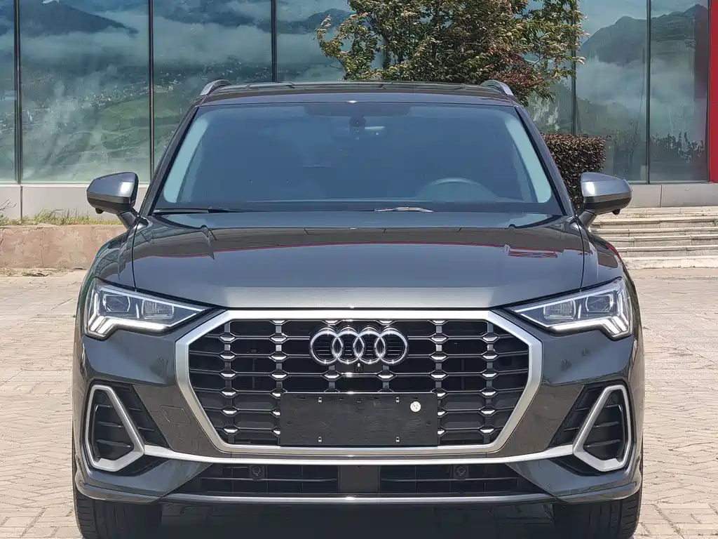 Купить Audi Q3