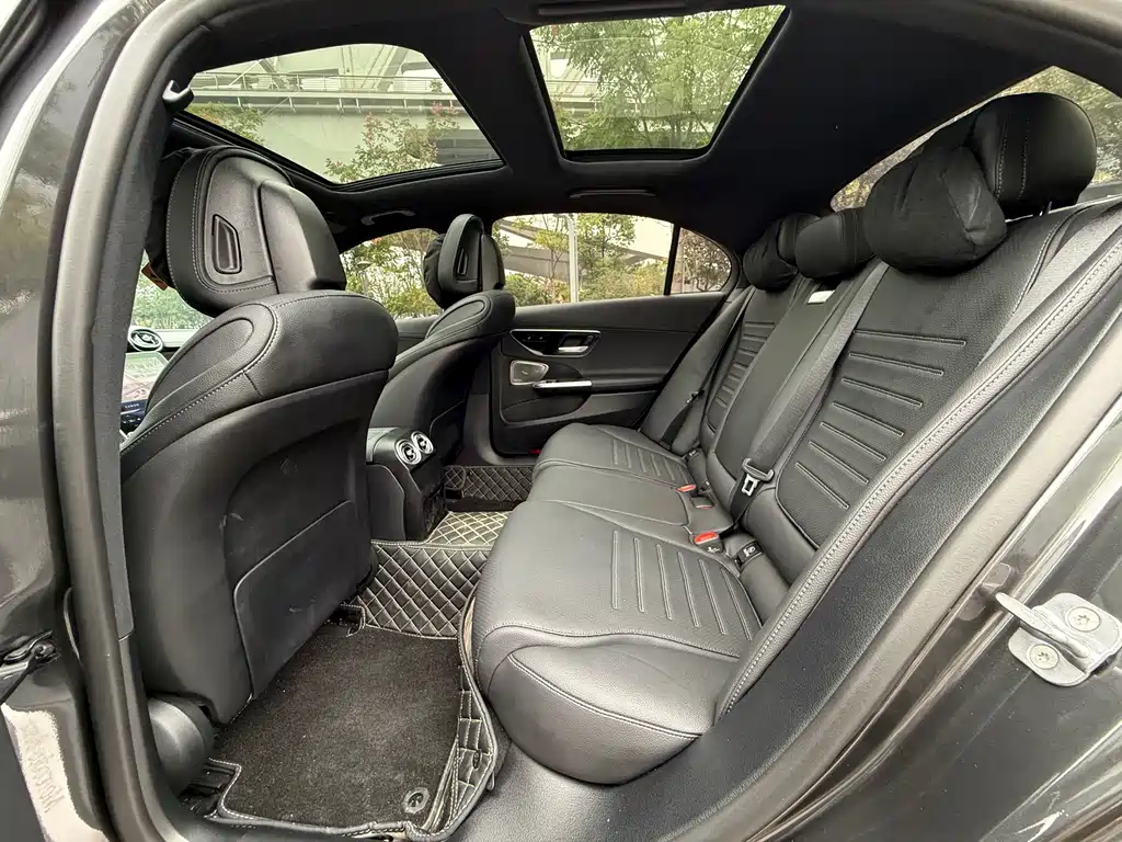 Mercedes-Benz C-Class — миниатюра 11