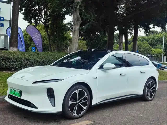NIO NIO ET5 2024