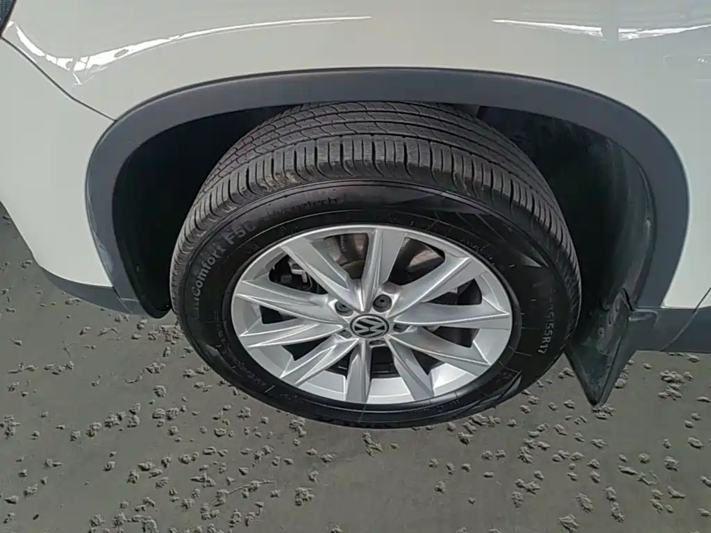 Volkswagen Tiguan — миниатюра 23