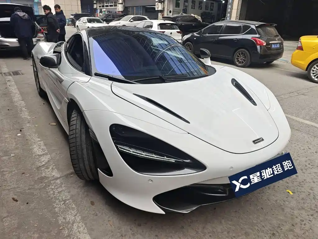 MCLAREN 720S